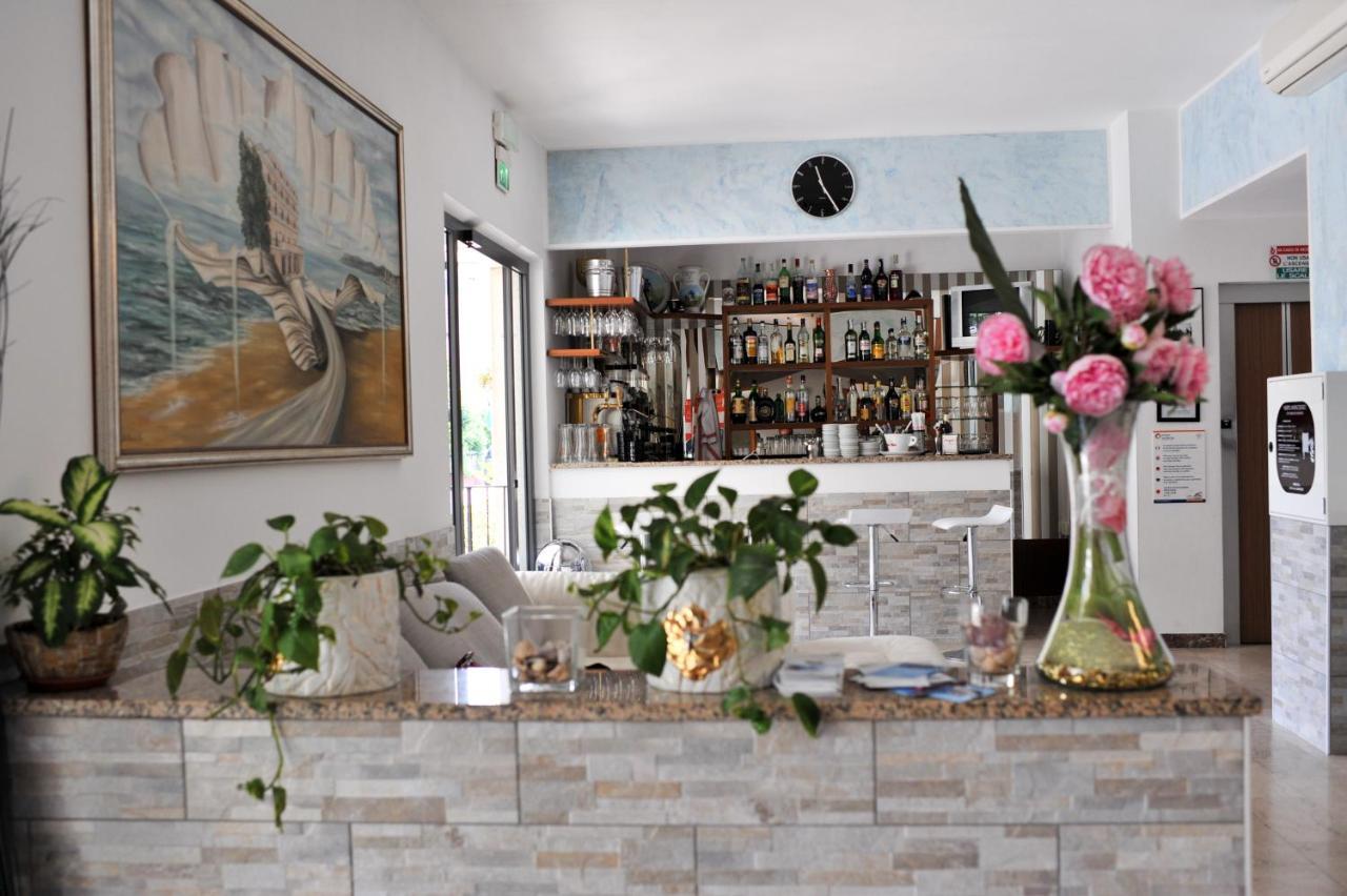 ריצ'יונה Hotel Maris Stella מראה חיצוני תמונה